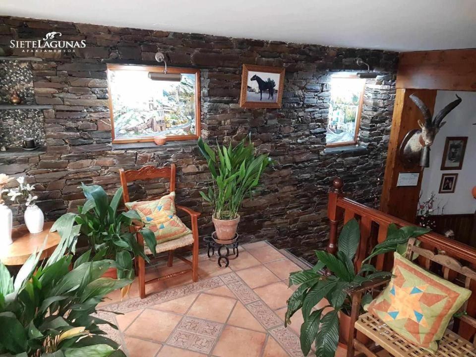 Apartamentos Siete Lagunas Trevelez Bagian luar foto